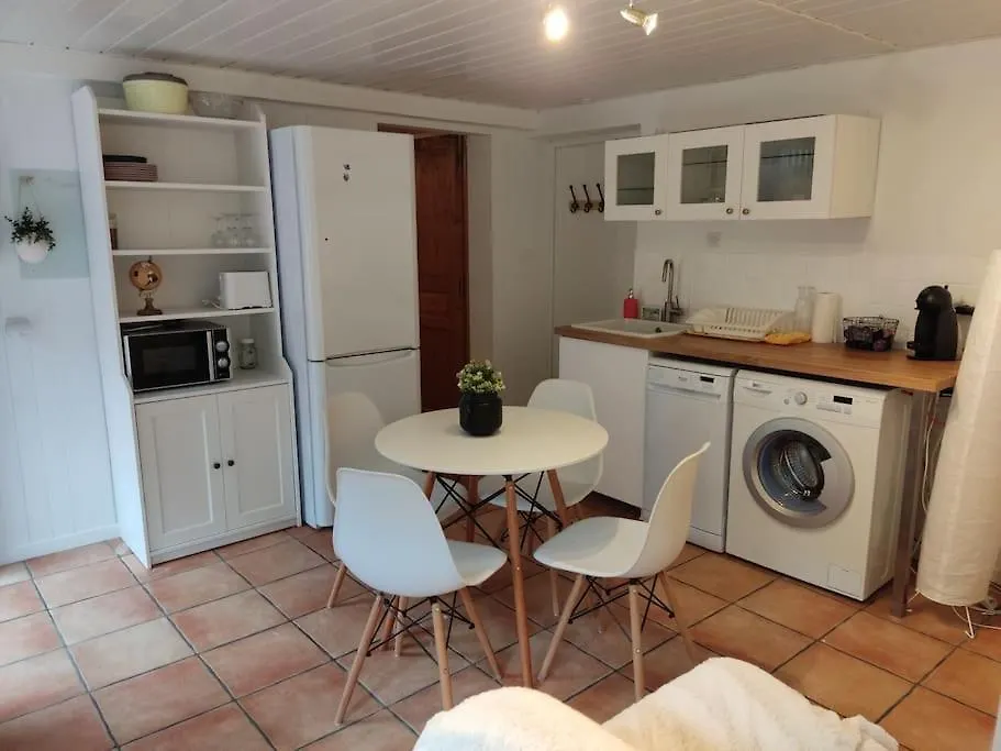 Appartement En Rez De Jardin Et Terrasse Ds Villa Hyères