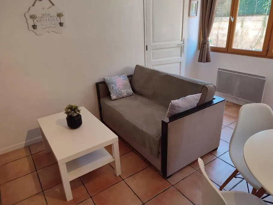 Appartement En Rez De Jardin Et Terrasse Ds Villa Hyères