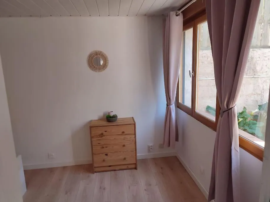 Appartement En Rez De Jardin Et Terrasse Ds Villa Hyères France