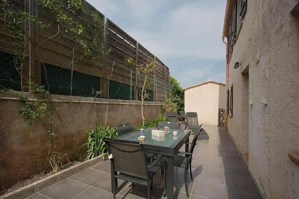 Appartement En Rez De Jardin Et Terrasse Ds Villa Hyères